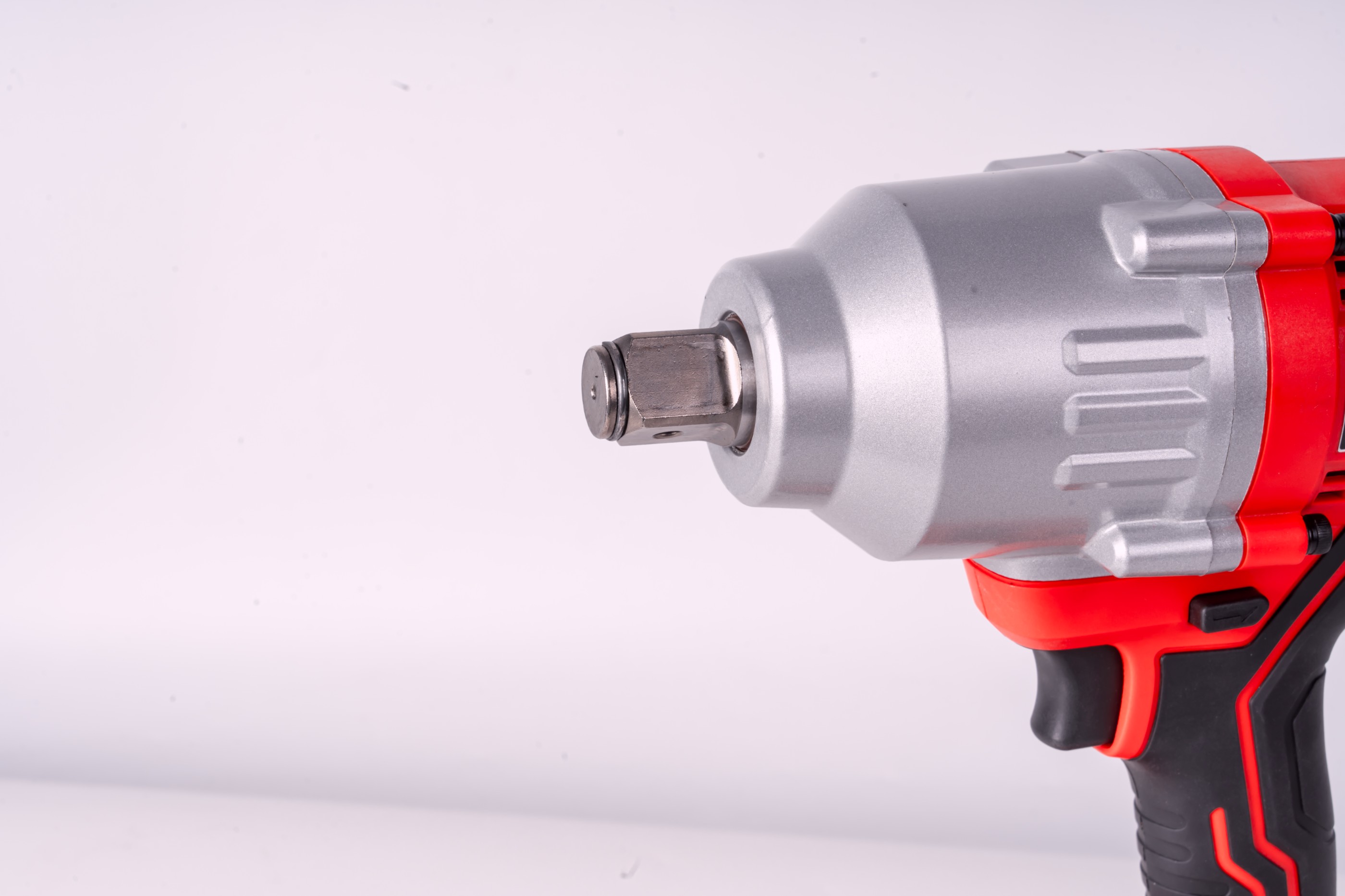 E-303-20V无刷锂电冲击扳手 （1300N.）6.0Ah两电一充