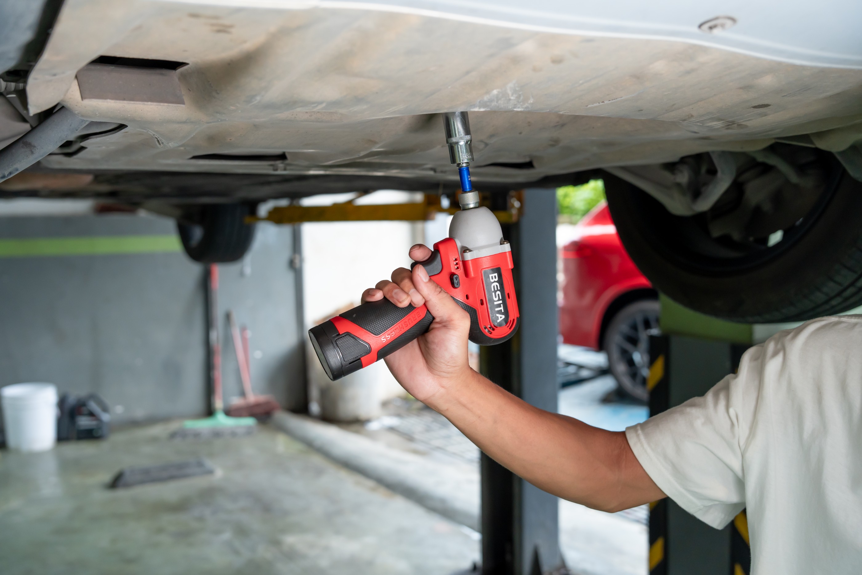 E-201-无刷理电池击起子机