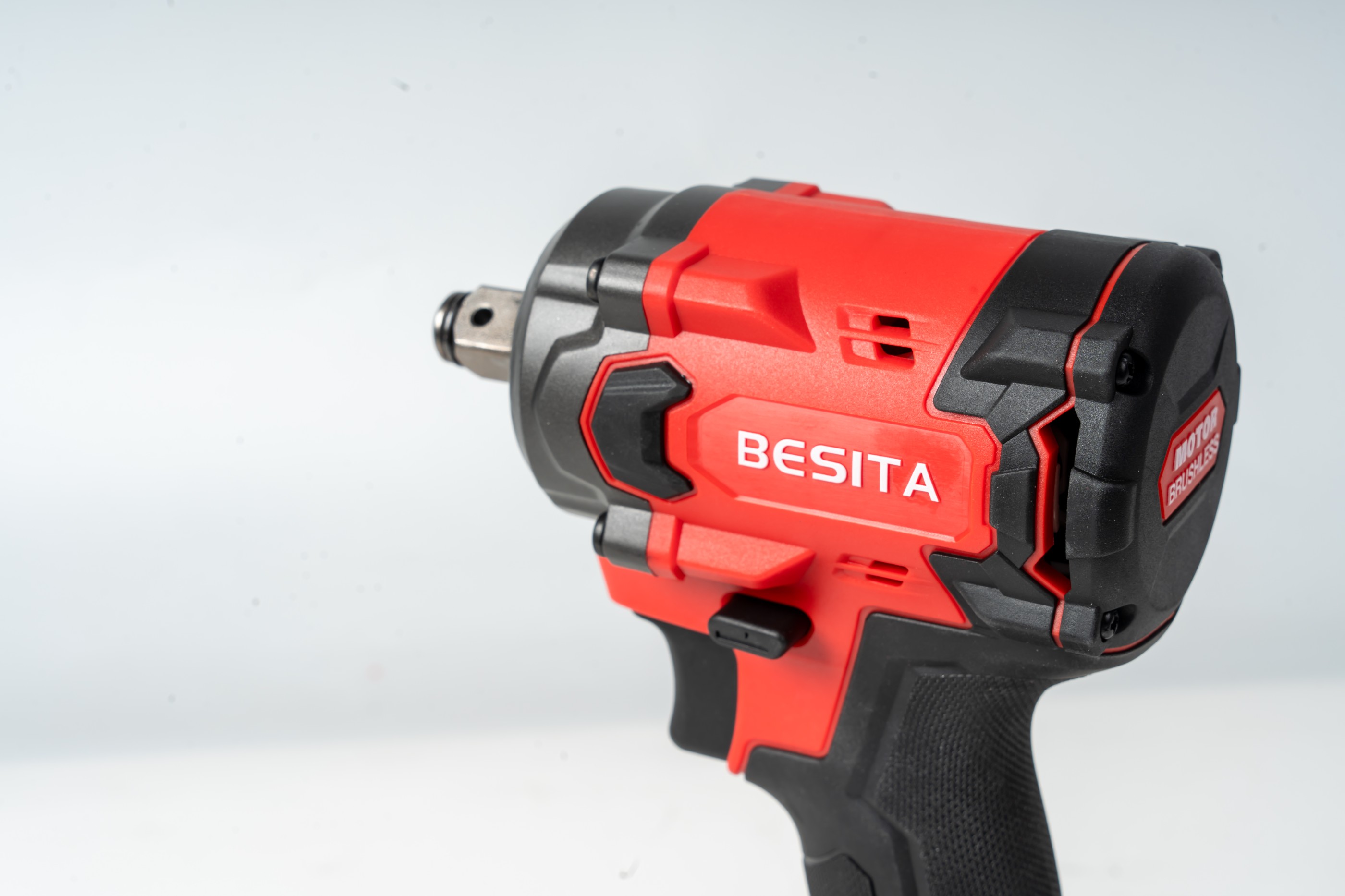 B-506-20V无刷锂电冲击扳手 （400N.）4.0Ah两电一充