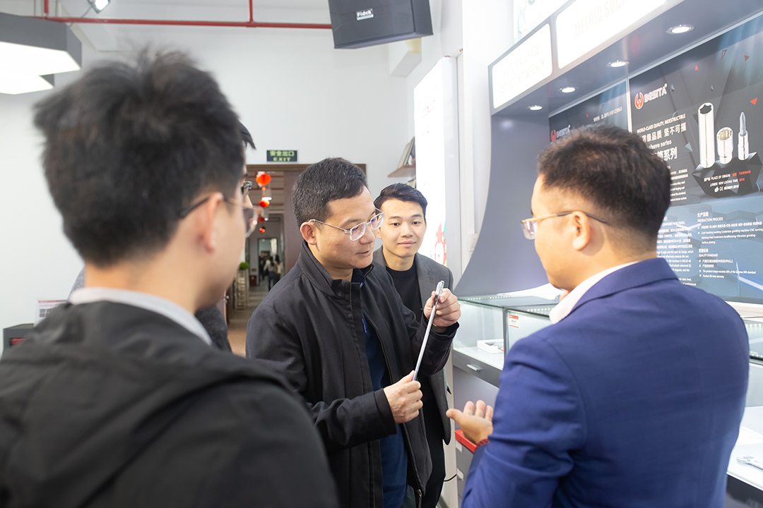 热烈欢迎珠海市领导莅临考察,携手共创未来 热烈欢迎珠海市领导莅临考察,携手共创未来