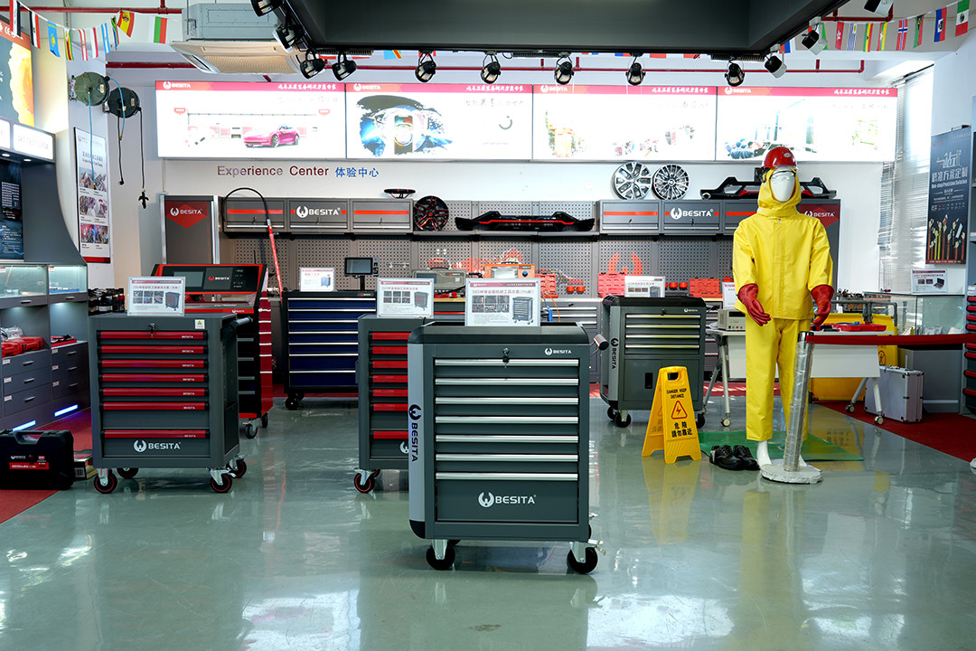 百思泰 | 线上云展会，首场直播秀